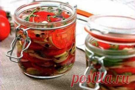 МАРИНОВАННЫЕ ДОЛЬКИ ПОМИДОР С ЛУКОМ И ЧЕСНОКОМ.