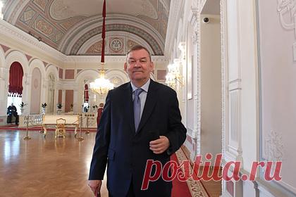 Большой театр отменил спектакли Молочникова из-за критики спецоперации. Большой театр отменил премьеру нескольких спектаклей режиссера Александра Молочникова из-за его критики военной спецоперации. Речь идет о двух операх — «Франческа да Римини» Сергея Рахманинова и «Флорентийская трагедия» Александра фон Цемлинского. Отмену постановок подтвердил гендиректор театра Владимир Урин.