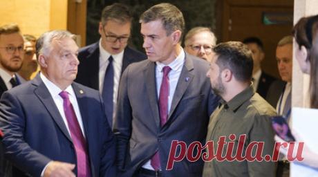 Орбан на краткой встрече сказал Зеленскому, что в ЕС обсуждается тема Украины. Венгерский премьер Виктор Орбан на краткой встрече с Владимиром Зеленским в Буэнос-Айресе затронул тему вступления Украины в Евросоюз, отметили в его пресс-службе. Читать далее