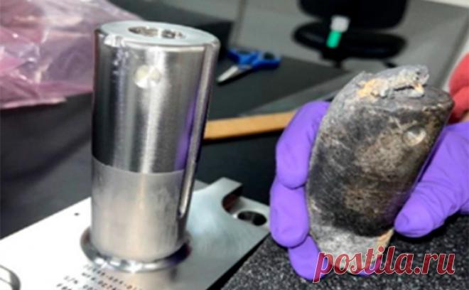 NASA признала, что упавший на дом во Флориде мусор прилетел с МКС. Космический мусор, пробивший крышу жилого дома в американском штате Флорида, был выброшен с Международной космической станции (МКС), признало Национальное управление США по аэронавтике и исследованию космического пространства (NASA).