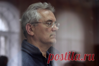 Бывшего губернатора Пензенской области Белозерцева оставили под арестом. Мосгорсуд удовлетворил ходатайство следствия и еще на три месяца оставил под стражей бывшего губернатора Пензенской области Ивана Белозерцева, обвиняемого в коррупции. Срок ареста был продлен и другим фигурантам дела, за исключением бизнесмена Бориса Шпигеля, в отношении которого вопрос решится 18 марта.