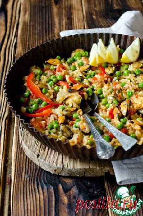 Паэлья с мидиями, болгарским перцем и зеленым горошком - кулинарный рецепт