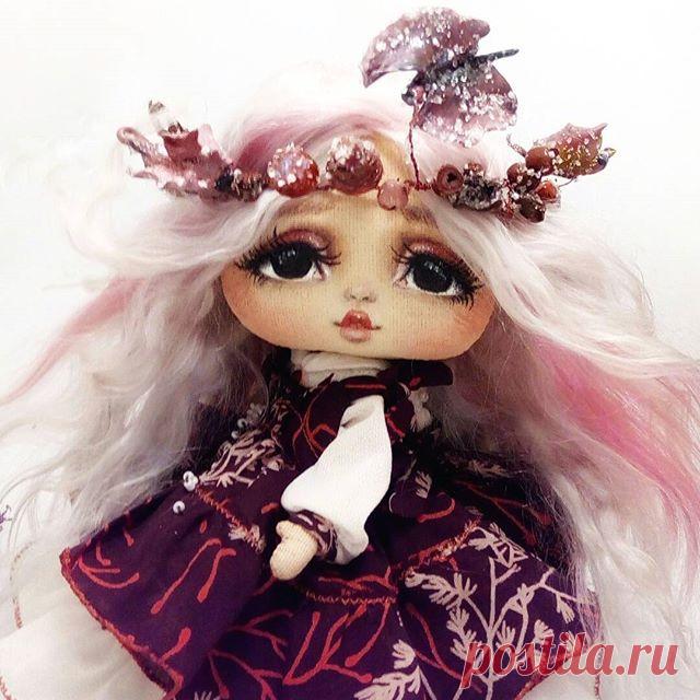 Вы были на собеседованиях? 👻
 Я да. На 12 . На 13 меня взяли!  Аллилуйя! 
Я  ходила на них как на работу! 
И так неистово старалась понравится каждому,  правильно отвечала на все дурацкие вопросы- мол кто я через 10 лет и какую хочу зп!  Улыбалась во весь рот!  И нервно подергивала ножкой. 
А когда просили продать , типа давай сыграем сценку! - покрывалась холодным потом- но внешне снова делала безумное лицо - счастливые глаза!  Да я ж вообще жила и мечтала придти  сыграт...