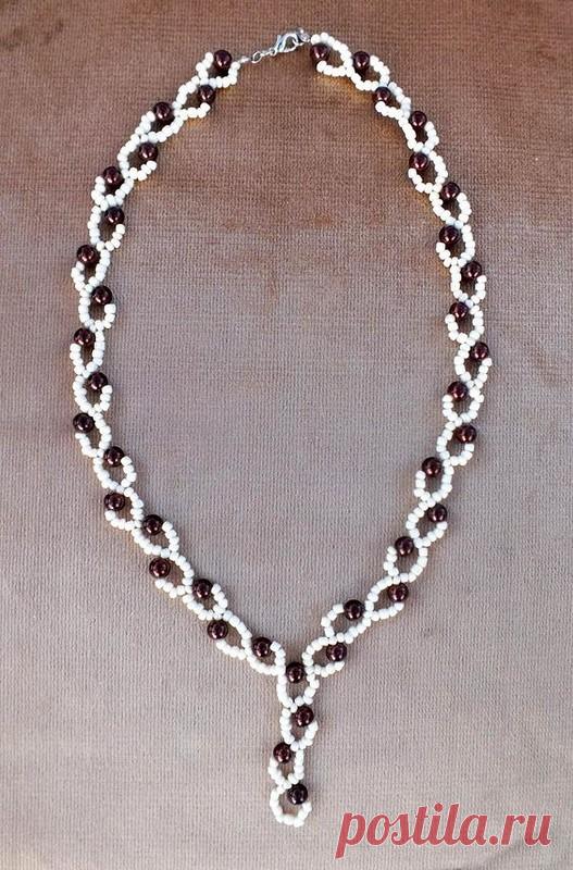 Два нежных украшения. Колье и ожерелье по одной схеме