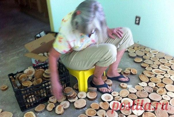 Только взгляни на этот необычный пол! Оригинальная идея для оформления дома в эко-стиле.