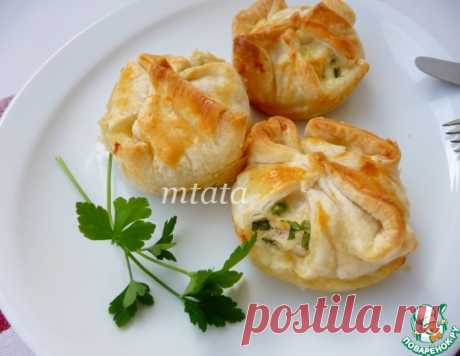 Слойки с куриным фаршем и сыром – кулинарный рецепт