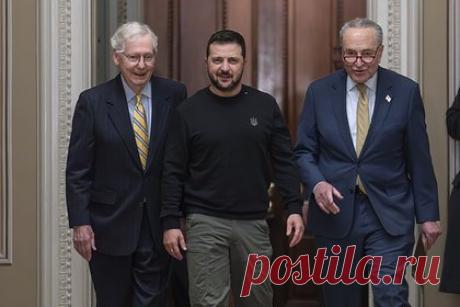 «Тот же старый хлам. Ничего нового» Почему визит Зеленского в США закончился полным провалом?. Владимир Зеленский нанес официальный визит в США для переговоров с американским президентом Джо Байденом, но в конечном итоге покинул Вашингтон без четкого обязательства со стороны США продолжать оказывать поддержку своему союзнику в следующем году, получив лишь символический пакет помощи в 200 миллионов долларов.