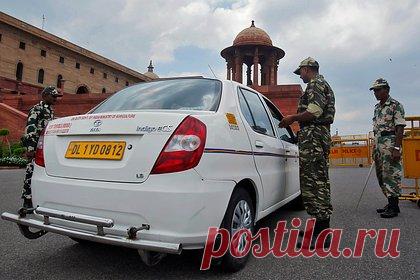 Молодой человек инсценировал свое похищение ради выкупа в 32 тысячи рублей. В Индии 20-летний мужчина признался, что инсценировал собственное похищение ради выкупа от отца в 30 тысяч рупий (32 тысячи рублей). Молодой человек из округа Палгхар, штат Махараштра, был задержан после того, как полиция получила заявление от его семьи о похищении. Выяснилось, что он ушел из дома и не вернулся.