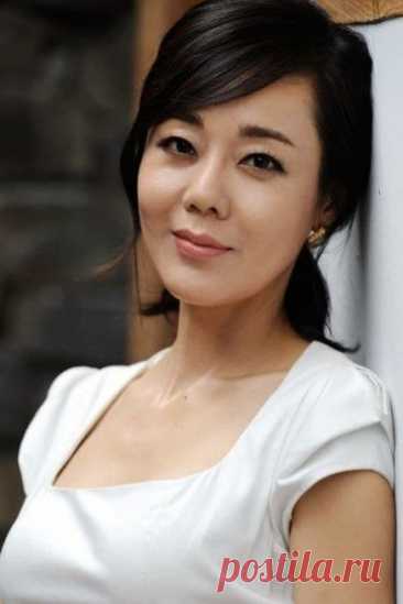 Ким Юн-джин, 7 ноября, 1973