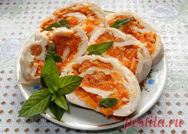 Куриные рулеты с плавленым сыром и курагой