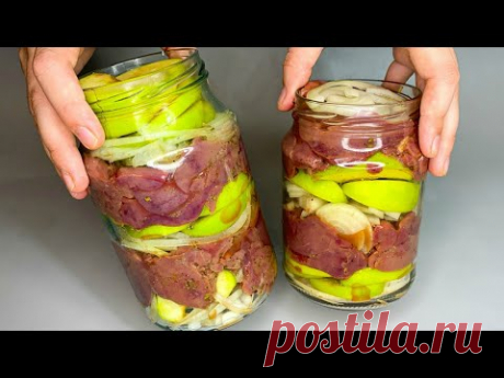 Не ЖАРЮ и не ВАРЮ, а готовлю ПЕЧЕНЬ в БАНКЕ! Невероятная ВКУСНЯТИНА! - YouTube Ингредиенты из расчёта на 1 банку объёмом 1 литр:
1. Печень - 500 гр. 
2. Репчатый лук - 1 шт. 
3. Яблоко - 1 шт. 
4. Соль - по вкусу. 
5. Специи: соль, чёрный перец, итальянские травы, гранулированный чеснок - по вкусу. 
6. Сливочного масло - небольшой кусочек.
30 мин. при 190 градусах, выключаем духовку и не открываем её в течении 10мин., чтобы банки не лопнули.