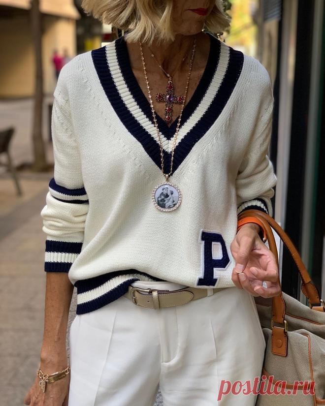 Стильно, аккуратно, с нюансом: как оформить горловину V-образного пуловера резинкой в полоску