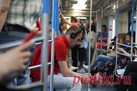 Станцию московского метро закроют более чем на год. Одну из станций Калужско-Рижской линии московского метро закроют более чем на год. Станция «Алексеевская» станет недоступной для пассажиров из-за ремонта. Работы займут 14 месяцев, их начало намечено на 2026 год. Согласно проектной документации, на станции появится четвертый эскалатор на спуск и подъем.