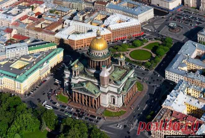 Санкт-Петербург с высоты птичьего полета /Исаакиевский Собор