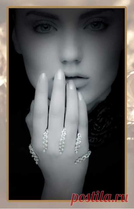 КАКИЕ УКРАШЕНИЯ НОСИТ ДЖЕННИФЕР ЛОПЕС