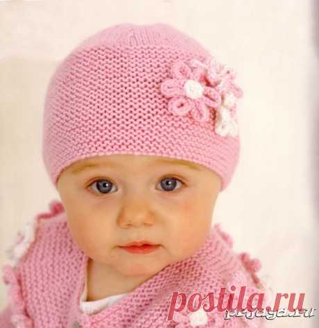 Розовая шапочка с цветочками