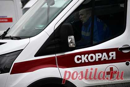 Российские чиновники устроили поножовщину на празднике. В Челябинской области произошла поножовщина между двумя российскими чиновниками. «Сотрудники отмечали один из праздников в комнате при гараже для водителей. Сотрудник ЖКХ поссорился с коллегой и пырнул его. Весь двор был в крови», — сообщил агентству очевидец. Потерпевший в данный момент находится в реанимации.