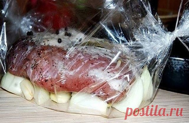 Украшение любого праздничного стола - Буженина, запеченная в рукаве с деревенской картошечкой Только представьте, как это вкусно!