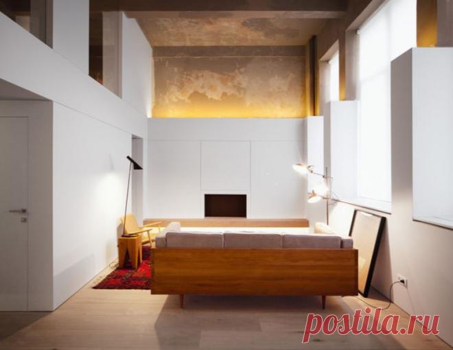 8 оригинальных способов оформить потолок 1. Деревянные балки




Дизайн: GraniStudio


В минималистичный или скандинавский интерьер с белыми стенами и мебелью из стекла и металла можно добавить теплоты,