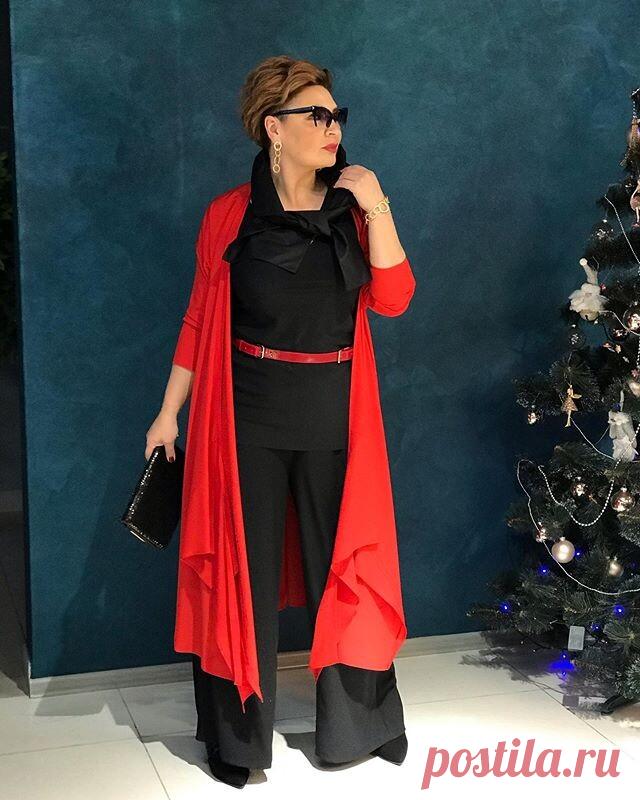 Умница  красавица @konarevairina
https://zen.yandex.ru/media/modniza/obzor-velikolepnyh-obrazov-v-stile-boho-kotoryi-podhodit-damam-s-liubym-tipom-figury-vesom-i-rostom-5e59e64223f6716bacbc15ce