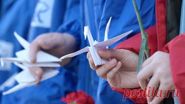"Послы мира" доставят в Нагасаки тысячи бумажных журавликов