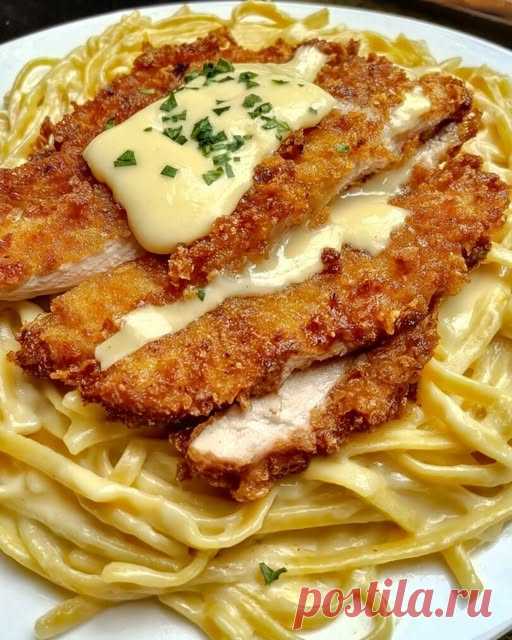 Knuspriges Hähnchen mit cremige Pasta in 20 Minuten gemacht! - Kochen Mit Uns Knuspriges Hähnchen mit cremige Pasta in 20 Minuten gemacht!