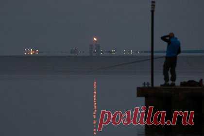 В Госдуме предложили переименовать Финский залив из-за политики Финляндии. В ответ на недружественные действия Финляндии в отношении России необходимо переименовать Финский залив в Невский или Кронштадтский. С таким предложением выступил депутат Госдумы Олег Нилов. По словам парламентария, вопрос о том, почему залив называется Финским, ему задают жители Санкт-Петербурга.