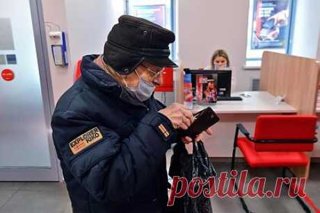 В России допустили новогодние выплаты для пенсионеров. Российские власти могут объявить о новогодних выплатах для пенсионеров, допустил депутат Госдумы, секретарь ЦК КПРФ Сергей Обухов. Он объяснил, что на это могут пойти на фоне рекордной инфляции, а также потенциального ухудшения настроений в обществе из-за возможного введения QR-кодов для посещения общественных мест.