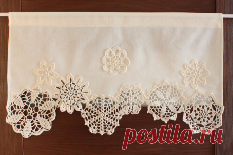 Curtain with crochet doilies cafe curtain valance от DecorAnna