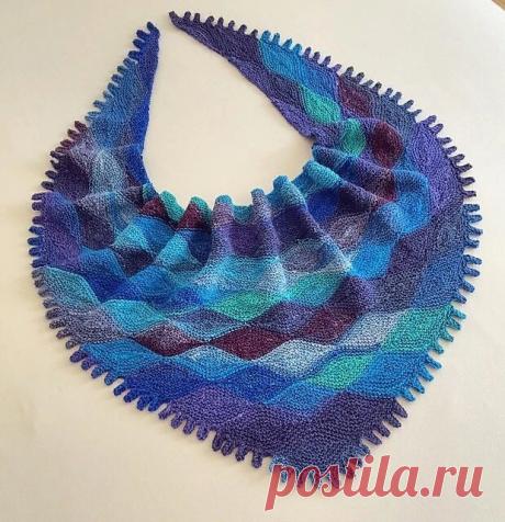 Шаль Папагена. Красивая шаль с укороченными рядами. | Записки шалеманки | Дзен