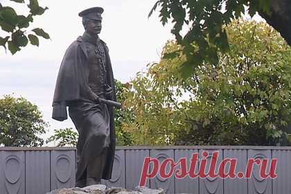 В Находке появился памятник капитану Болтину. В Находке прошло мероприятие, посвященное 189-летию со дня рождения первооткрывателя бухты Находка, капитана пароходокорвета «Америка» Александра Болтина. Отмечается, что поскольку официальное открытие памятника в день города пришлось отменить из-за пандемии, фактически его открывают сейчас.