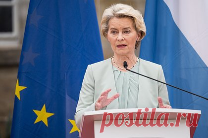 Призыв главы ЕК охотиться на волков связали с местью за ее любимого пони. Призыв главы Еврокомиссии Урсулы фон дер Ляйен изменить статус защиты волков в Европе может быть связан с местью за ее пони. Как отмечает обозреватель Bild Ханс-Йорг Фелевальд, призыв главы ЕК может быть связан с ее желанием «отомстить за любимого пони» по кличке Долли, на которого в сентябре 2022 года напал волк.
