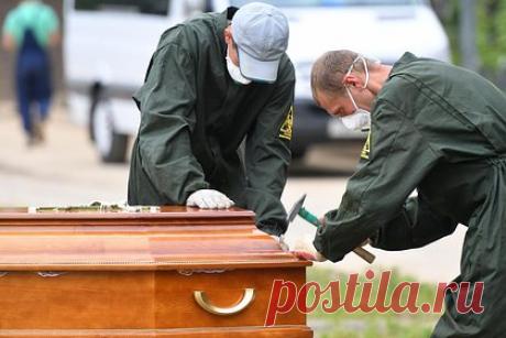 В России умер руководитель испытаний атомной подлодки «Лошарик». Умер вице-адмирал Валерий Исак, руководивший испытаниями первой атомной глубоководной станции АС-12 «Лошарик». Об этом IZ.RU сообщил председатель Санкт-Петербургского клуба моряков-подводников капитан первого ранга Игорь Курдин. С 2000 по 2005 год адмирал возглавлял Главное управление глубоководных исследований.