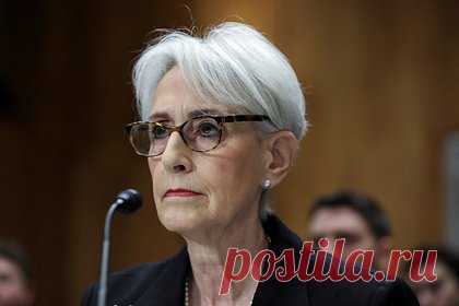 Первый замгоссекретаря США покинет свой пост. Первый заместитель госсекретаря США Уэнди Шерман покинет свой пост этим летом, сообщает CNN со ссылкой на источники. Отмечается, что официально об этом будет объявлено в ближайшие дни. Сенат Конгресса США утвердил кандидатуру Шерман на пост первого заместителя главы госсекретаря в апреле 2021 года.