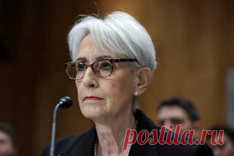 Первый замгоссекретаря США покинет свой пост. Первый заместитель госсекретаря США Уэнди Шерман покинет свой пост этим летом, сообщает CNN со ссылкой на источники. Отмечается, что официально об этом будет объявлено в ближайшие дни. Сенат Конгресса США утвердил кандидатуру Шерман на пост первого заместителя главы госсекретаря в апреле 2021 года.