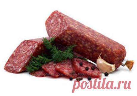 Колбасы сыровяленые Сыровяленая колбаса производится с помощью длительной сушки. Для производства сыровяленых колбас не применяется копчение.Сырьем для производства служит мясо высшего сорта. Выпускается двух сортов: высшего и первого. Натуральная сыровяленая колбаса - самая полезная из всех видов колбас. Всегда изучайте состав и доверяйте только лучшим производителям. Калорийность сыровяленой колбасы 403 кКал.