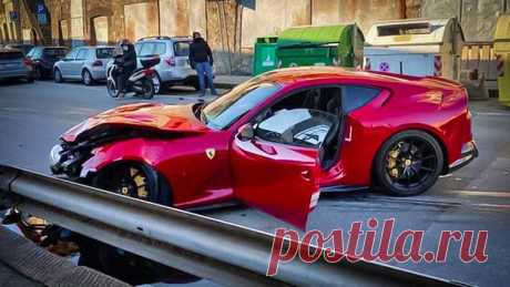 Автомойщик вдребезги разбил Ferrari итальянского футболиста