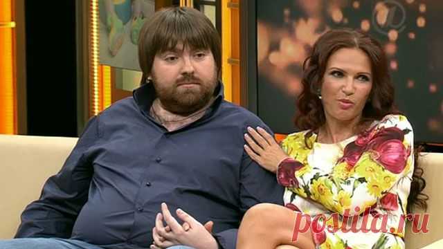 Наедине со всеми. Эвелина Бледанс и Александр Семин
Актриса Эвелина Бледанс и ее муж Александр Семин в откровенном интервью рассказывают, что  они почувствовали, когда узнали, что их ребенок будет не таким как все, и что они имеют в виду, говоря, что их сын станет самым известным человеком с синдромом Дауна в России.