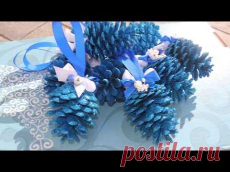 Елочные игрушки из шишек своими руками. Всем кому нравится синий!!!!