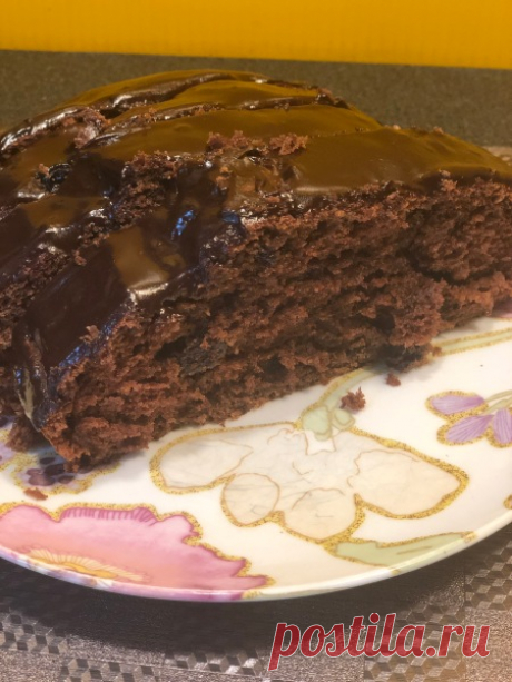 Шоколадный кекс с изюмом и глазурью (на кисломолочке)