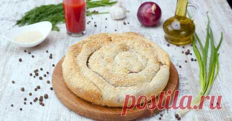Пирог-улитка с брынзой и шпинатом
