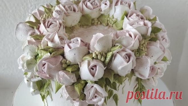 Торт с розами из белково-заварного крема