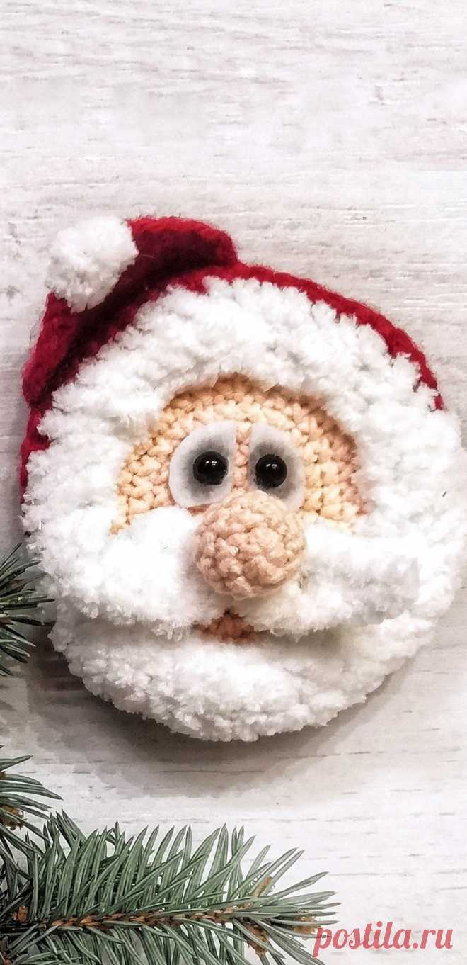 PDF Дед Мороз - Санта Клаус крючком. FREE crochet pattern; Аmigurumi toy patterns. Амигуруми схемы и описания на русском. Вязаные игрушки и поделки своими руками #amimore - Дед Мороз к Новому году, новогоднее украшение на ёлку в виде Санта Клауса, ёлочная игрушка.