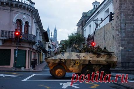 МИД России прокомментировал ситуацию в Эквадоре. Никаких происшествий с россиянами в Эквадоре не зафиксировано. Ситуацию в южноамериканской стране, где президент Даниэль Нобоа ввел чрезвычайное положение и комендантский час из-за деятельности преступных группировок, прокомментировала официальный представитель МИД России Мария Захарова.