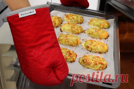 Вместо обычных котлет на ужин батончики из кабачков Забудьте о сковороде и лишнем масле! Сегодня предлагаем приготовить кабачковые батончики. Их можно не жарить, а запекать в духовке – это простой рецепт, минимум калорий и максимум...