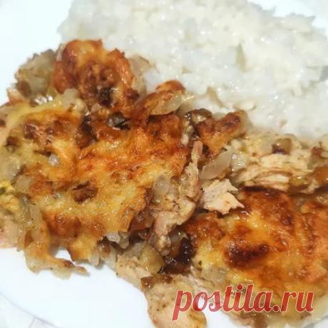 Маринованная куриная грудка с луково-грибной начинкой под сыром 199 ккал рецепт с фото пошаговый от Любовь - Овкусе.ру
