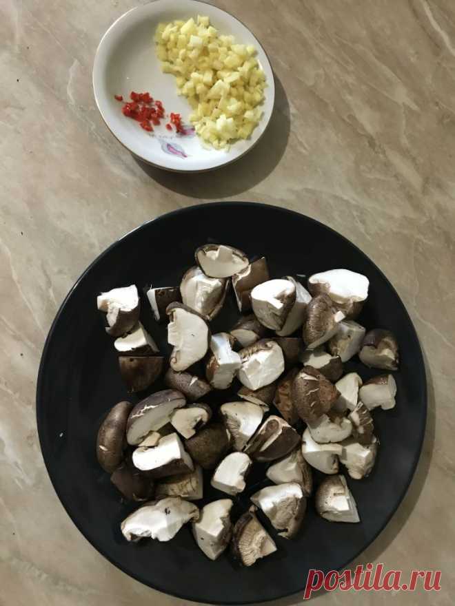 Курица с кускусом в азиатском стиле