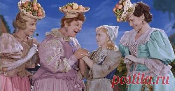 30 любимых цитат из чудесного фильма «Золушка» 16 мая 1947 года, вышел на экраны фильм «Золушка» по пьесе Евгения Шварца. Он до сих пор продолжает удивлять и радовать взрослых и детей, а чем стала эта добрая и невероятно остроумная сказка для послевоенного поколения – совершенно невозможно выразить словами.