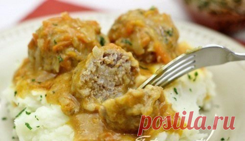 Тефтели с рисом и сливочной подливкой в духовке / Лаборатория еды