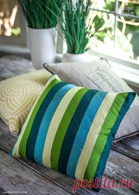 Чехлы из шелковых лент на диванные под / Рукоделие